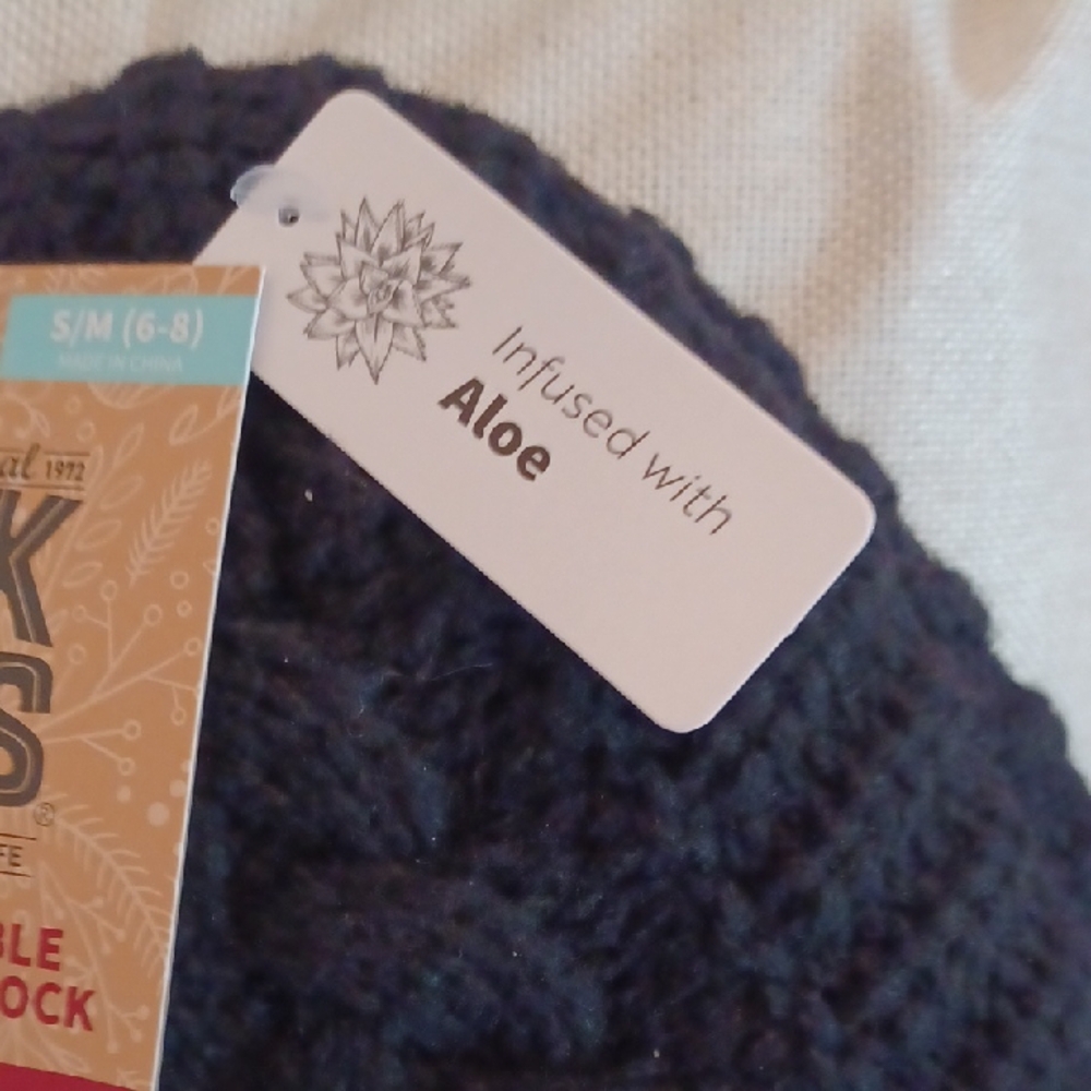 Muk Luks Black Knit Slipper Socks - Picture 5 of 6